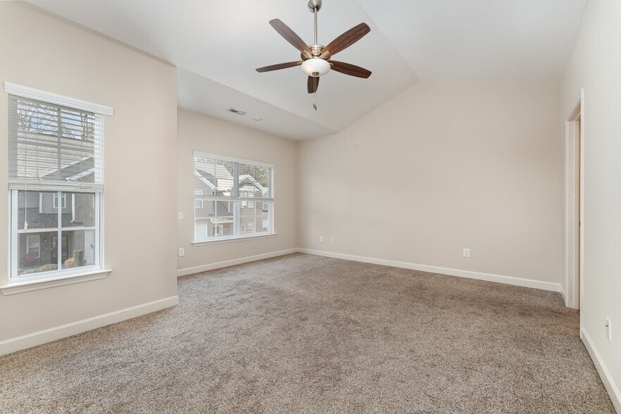 Building Photo - 1915 Fleming Rd