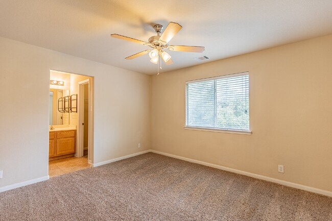 Building Photo - 630 Hookberry Trail