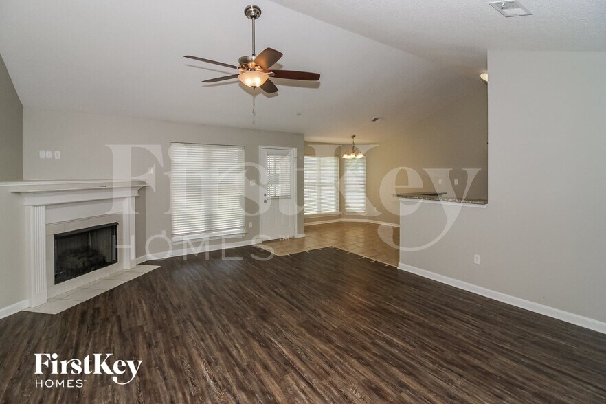 Building Photo - 1836 Roy Dr