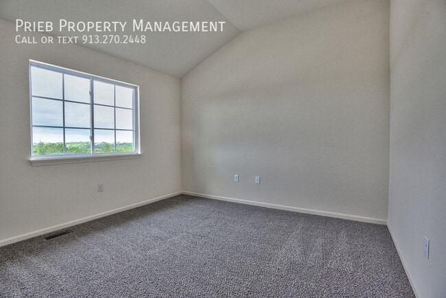 Building Photo - 12622 S Prairie Creek Rd