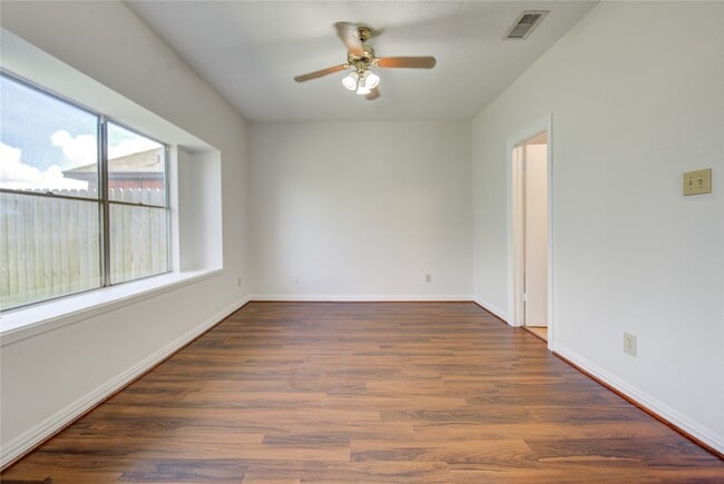 Building Photo - 308 N Ranch House Rd