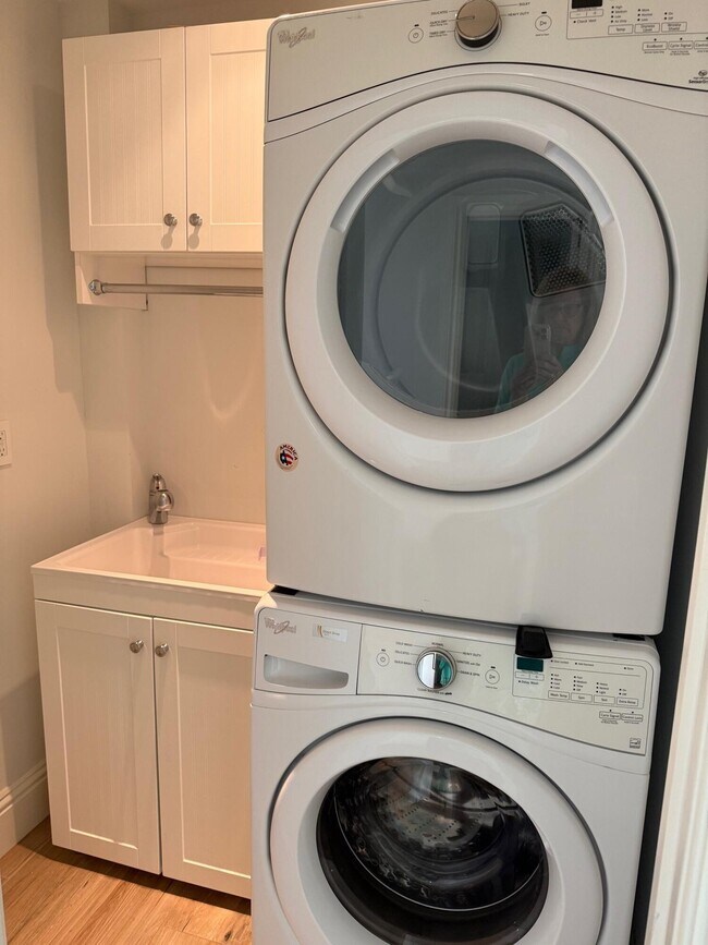 Building Photo - 1611 Treemont Ave