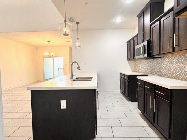 Building Photo - 9913 Kaspar Dr