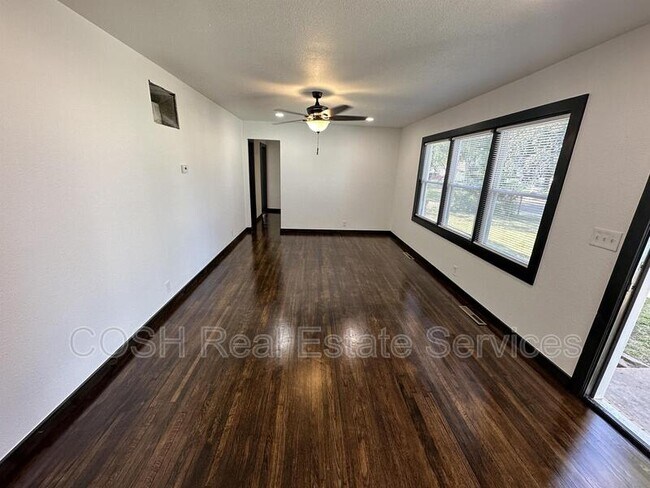 Building Photo - 6254 N Independence St