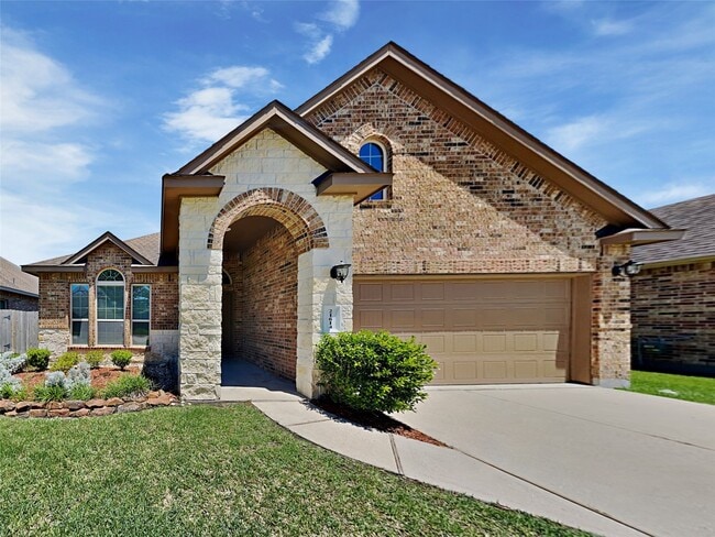 Primary Photo - 21614 Champagne Dr E