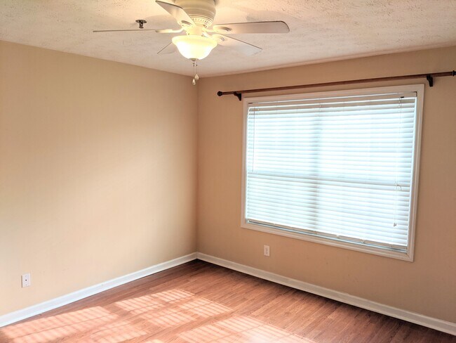 Building Photo - 5680 River Heights Xing SE