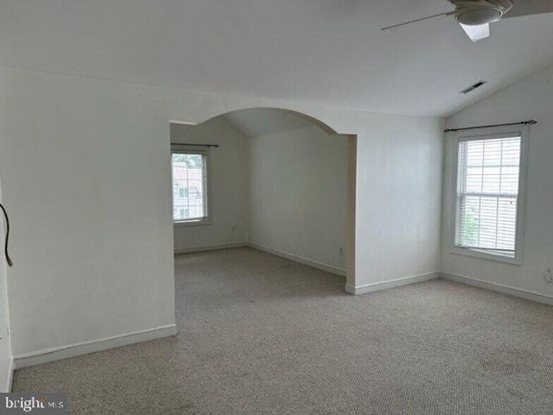 Building Photo - 3359 Roundtree Estates Ct