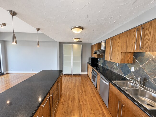 Building Photo - 3030 McKinney Ave