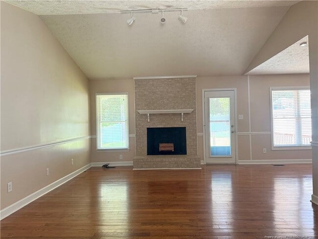 Building Photo - 699 Dowfield Dr