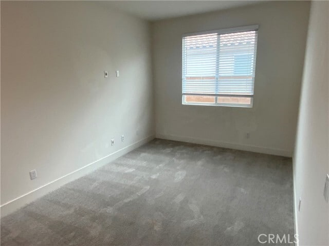 Building Photo - 5927 White Willow Ln