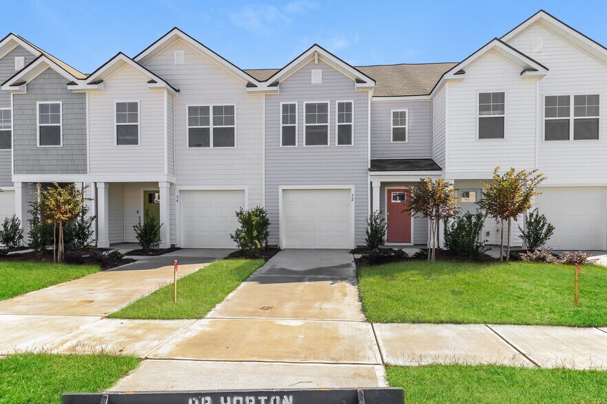 Building Photo - 52 Striker Rd