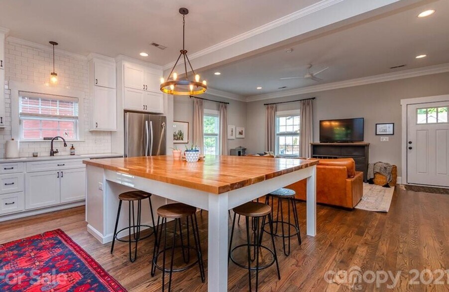 Building Photo - 1832 Pegram St