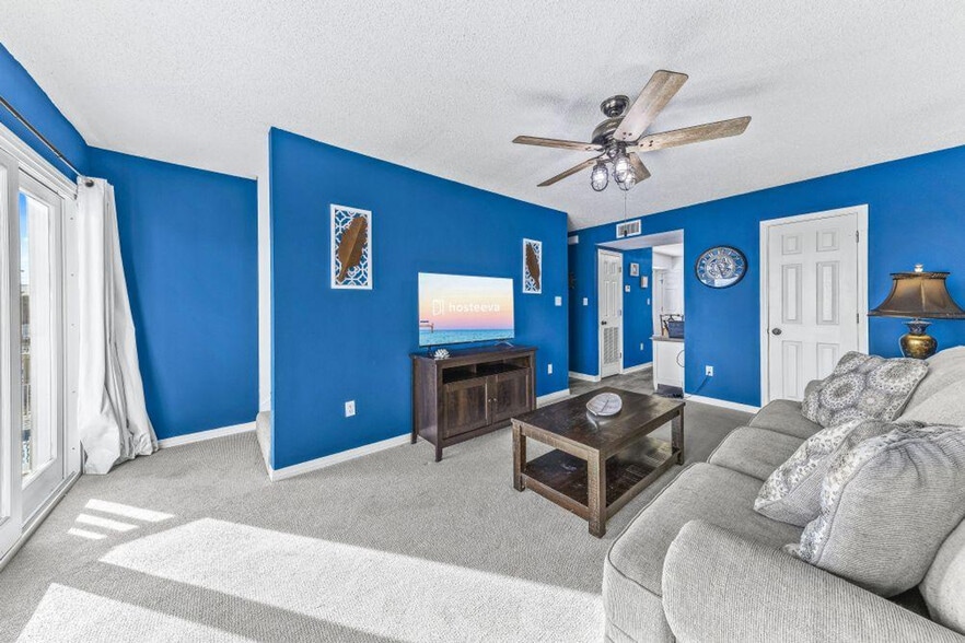 Primary Photo - 1474 W Beach Blvd