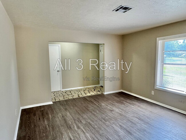 Building Photo - 176 Scenic Dr
