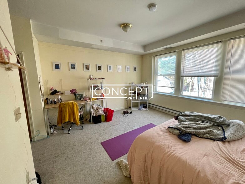 Building Photo - 1406 Beacon St