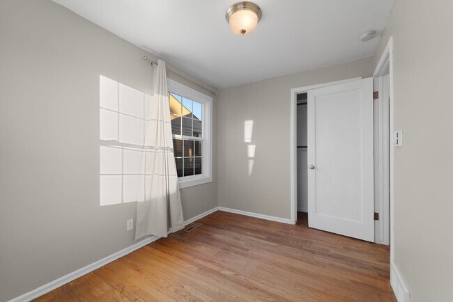 Building Photo - 5707 N Lindeke St