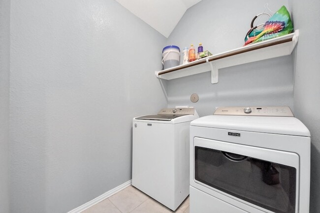 Building Photo - 3714 Tirranna Dr