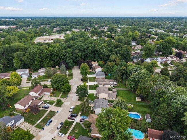Building Photo - 50353 Livingston Dr