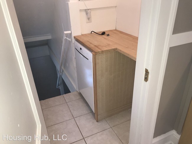 Building Photo - 3 br, 1 bath House - 3250 Humboldt Ave N