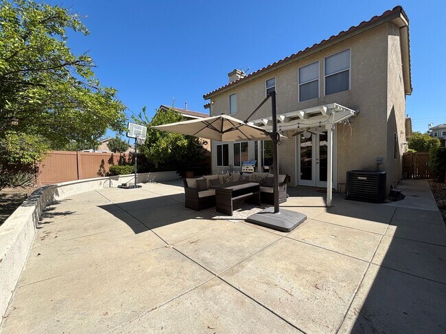 Building Photo - Spacious 3-Bedroom Home with a Big Loft & Community Pool in Saugus!