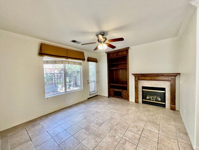 Building Photo - Perfect Shape Pleasanton Single Family Home