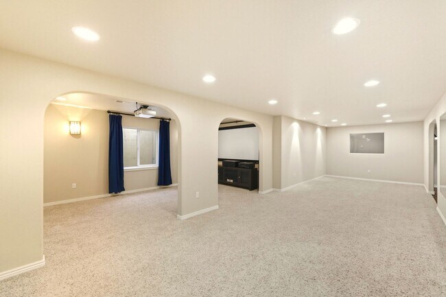 Building Photo - Beacon Point 5 Bedroom Ranch, 3-Car Garage...