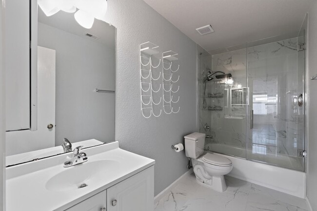 Building Photo - 331 Mantova Dr