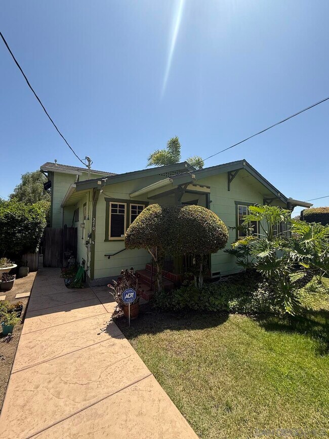 Building Photo - 270 Madrona St