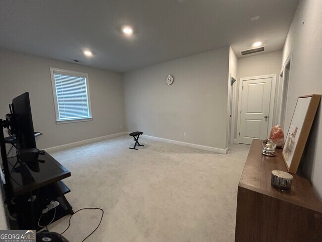 Building Photo - 413 Kinross Ln