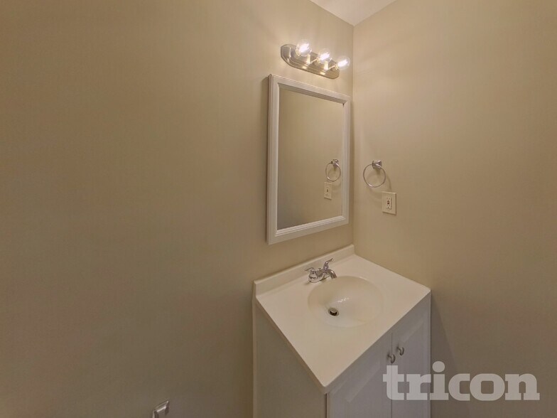 Building Photo - 868 Asbury Way