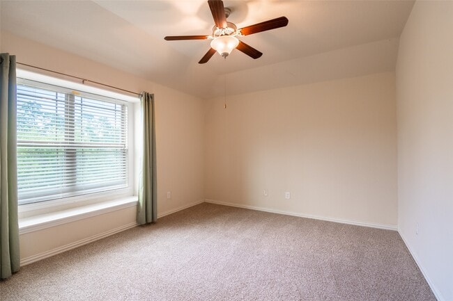 Building Photo - 1610 Juniper Knoll Way