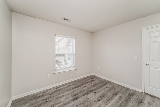 Building Photo - 507 Waterlemon Way