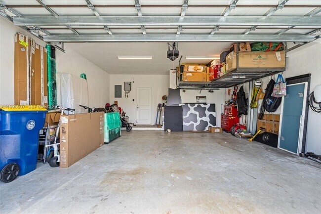 Building Photo - 4917 Oakmont Dr