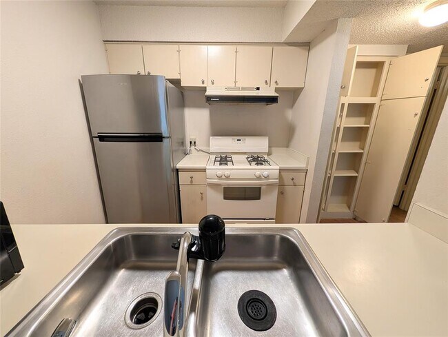 Building Photo - 7801 Shoal Creek Blvd