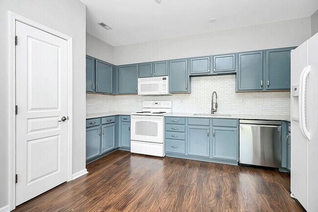 Building Photo - Beautiful 3BD/2BA Ranch in Alexander Chase!