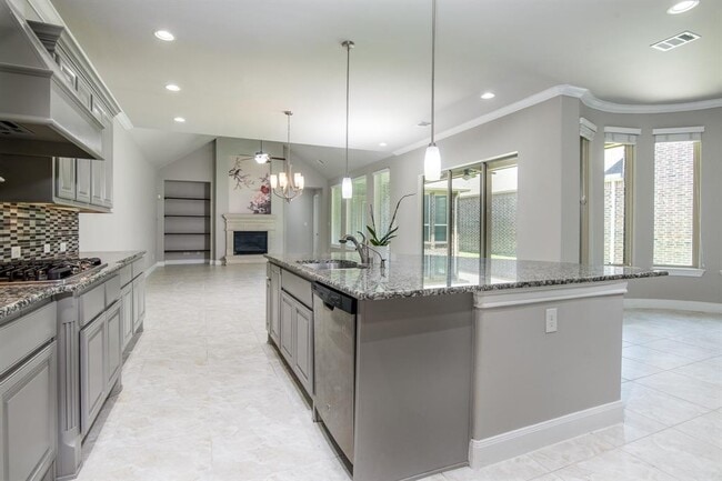 Building Photo - 1705 Pine Plains Dr