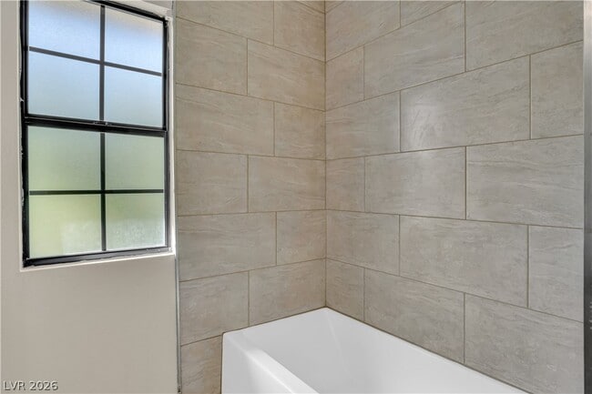 Building Photo - 5321 Tamanar Dr