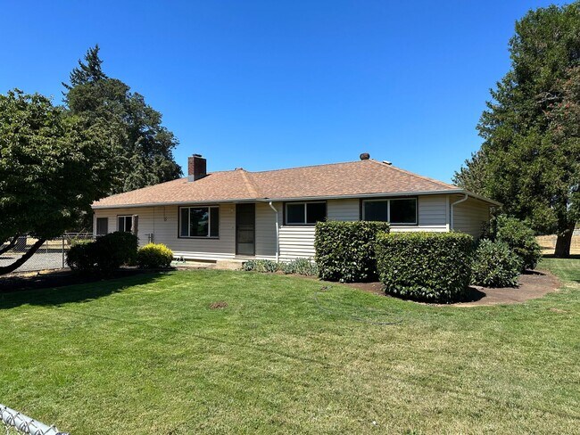 Building Photo - 4 bedroom, 1 bath Country Home for rent!  MOVE IN SPECIAL!