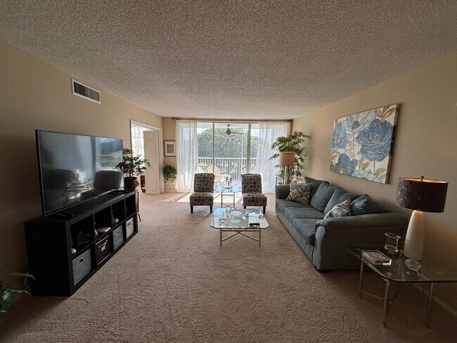 Building Photo - 2691 S Course Dr