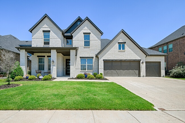 Primary Photo - 3124 Lakeshore Dr