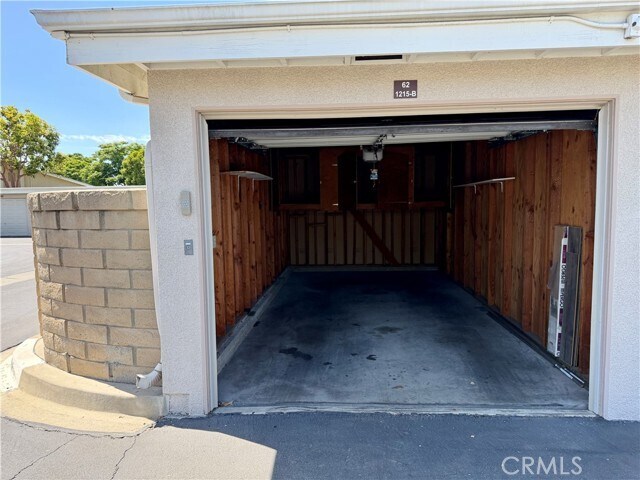 Building Photo - 8933 Modesto Cir