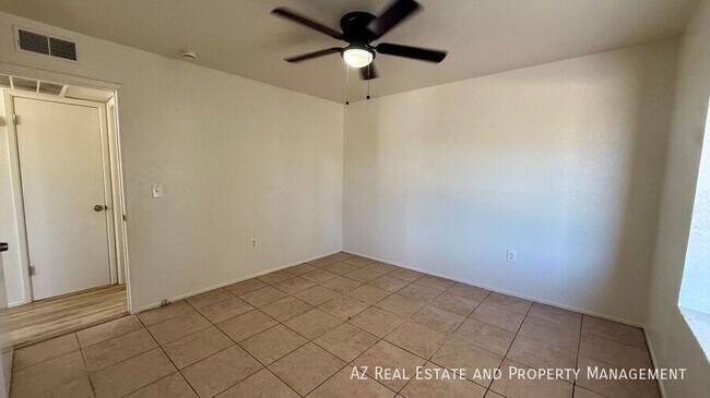 Building Photo - 3128 E Cicero St