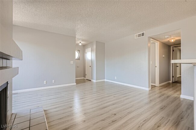 Building Photo - 2977 Juniper Hills Blvd