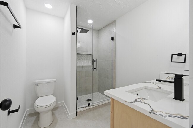 Building Photo - 25402 Thistlewaite Ln