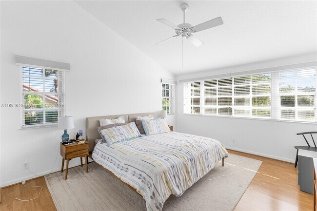 Building Photo - 1060 Capistrano