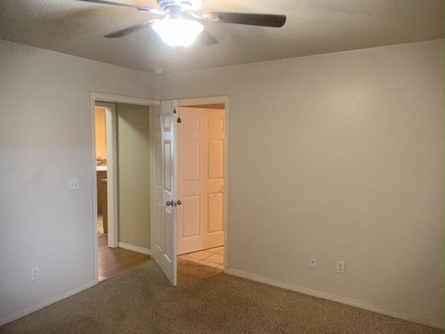 Building Photo - 2803 Conner Dr