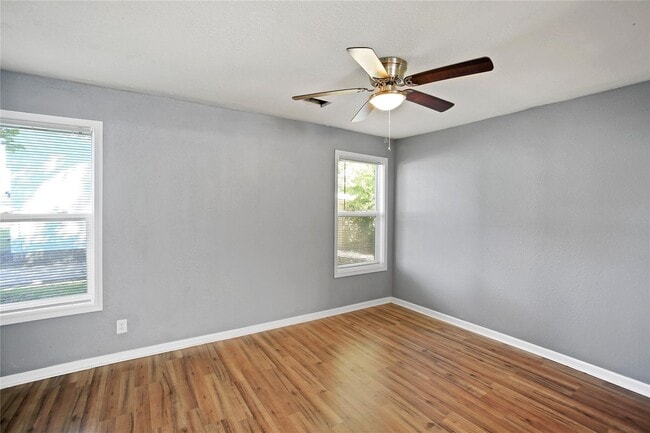 Building Photo - 1135 3rd Ave N