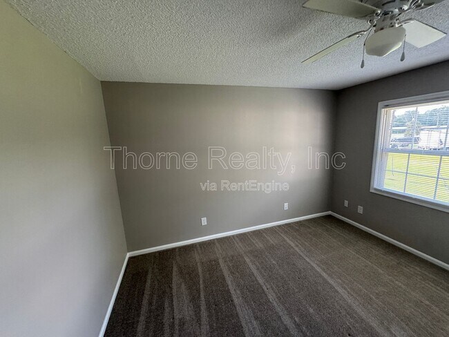 Building Photo - 618 S Boddie St