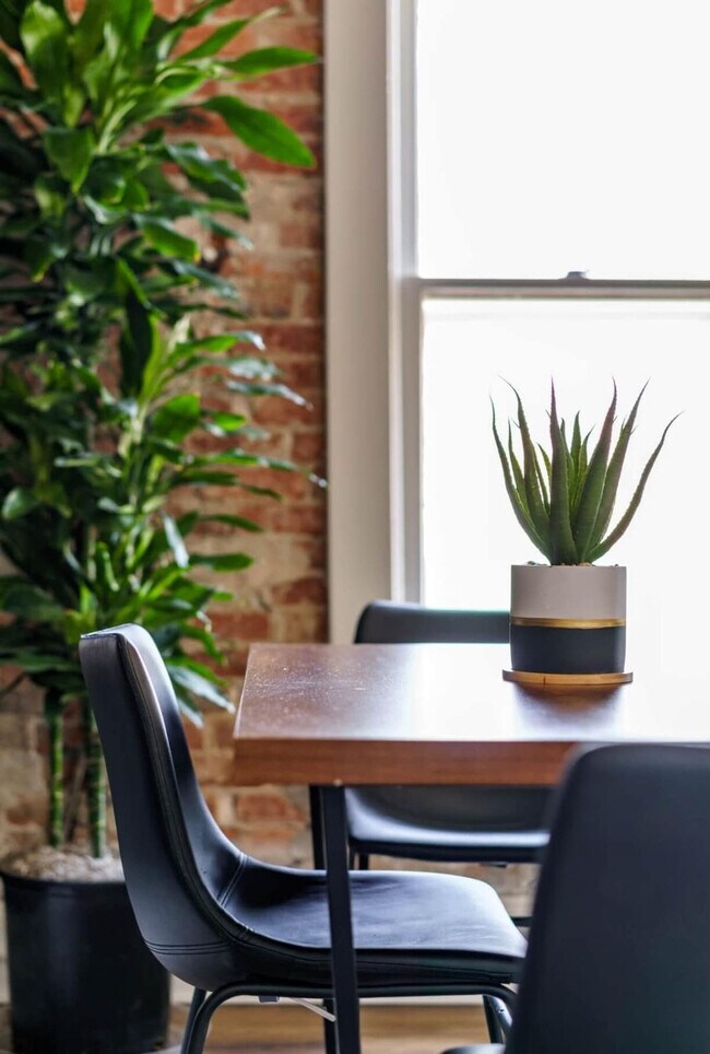 Building Photo - 575 1/2 City Park Avenue-SI ID1265608P