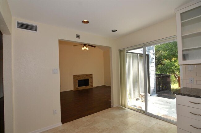 Building Photo - 4714 David Thomas Rd